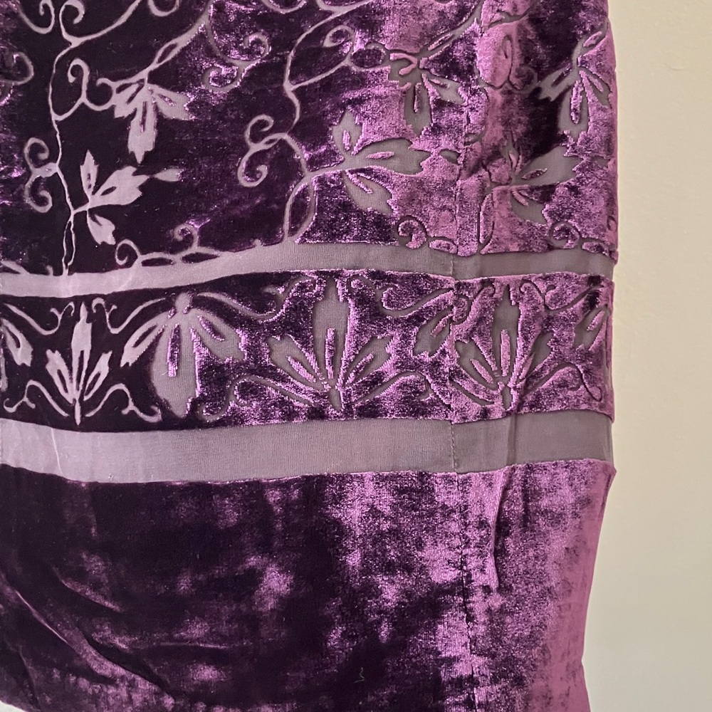 Vintage • Crushed Velvet Floral Tank in Purple - Picture 7 of 9